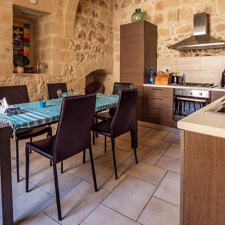 250 Yo Tal-Bambinu Boutique Farmhouse Xagħra エクステリア 写真